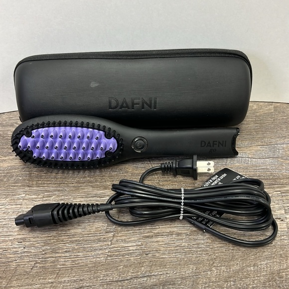 DAFNI Go Hair Straightening Ceramic Brush & Storage Case - Picture 4 of 7